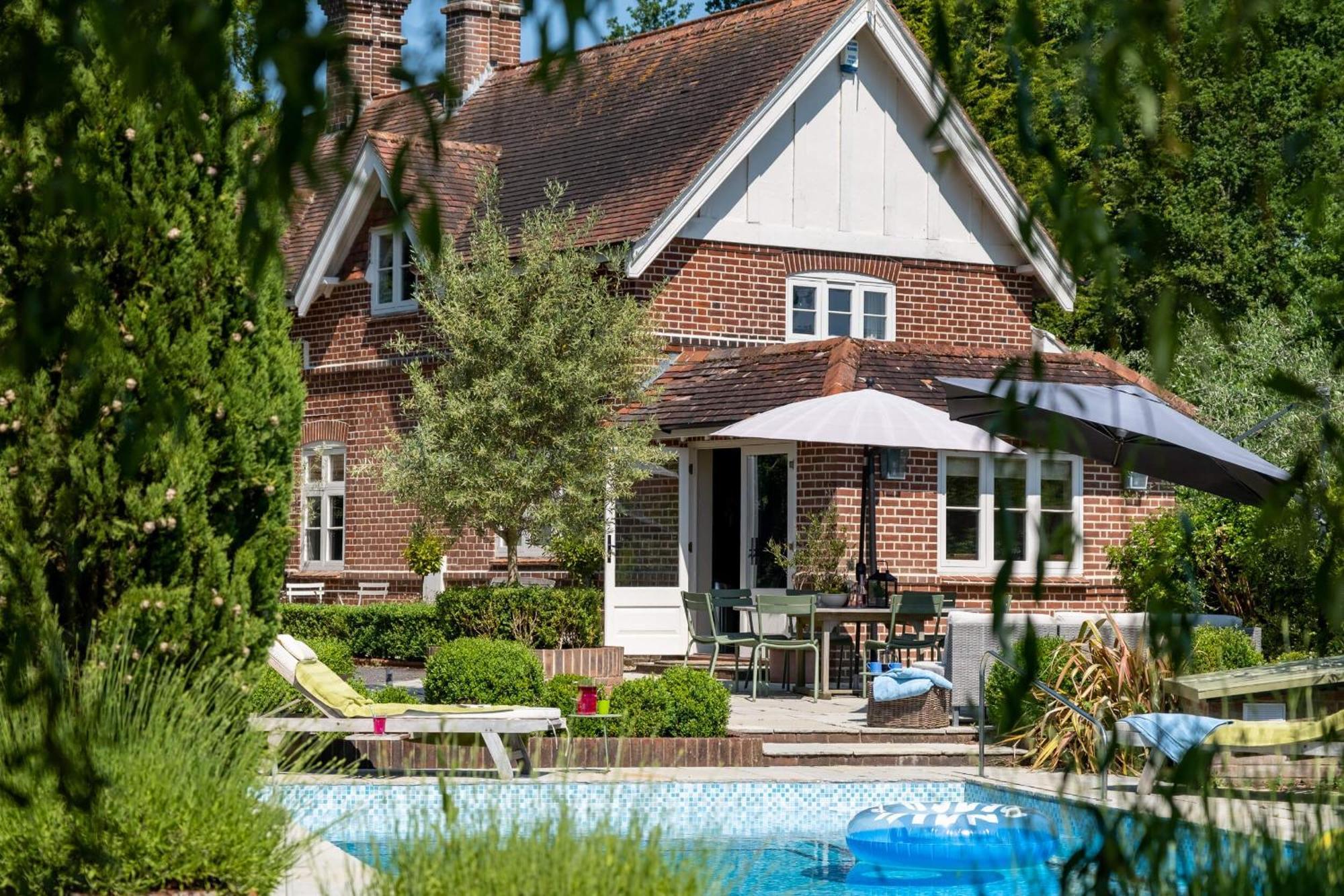 The Lodge New Milton Exterior photo